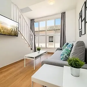https://apt-precioso-duplex-a-estrenar-con-parking-en-el-centro-de.hotelsinnerja.org